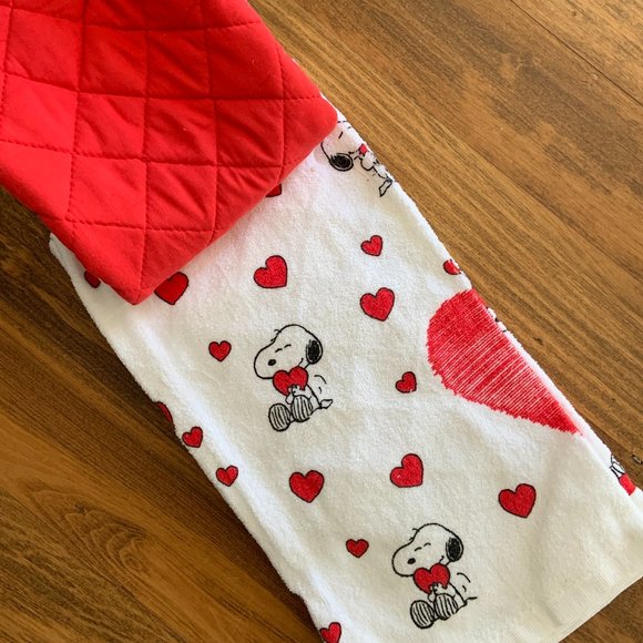 PEANUTS Valentines Day Kitchen Set - Picture 3 of 3